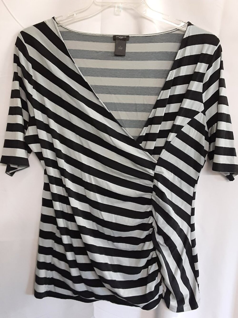 Ann Taylor Blouse Size XL Pullover Ruched Front Short Sleeve 95% Cotton Striped